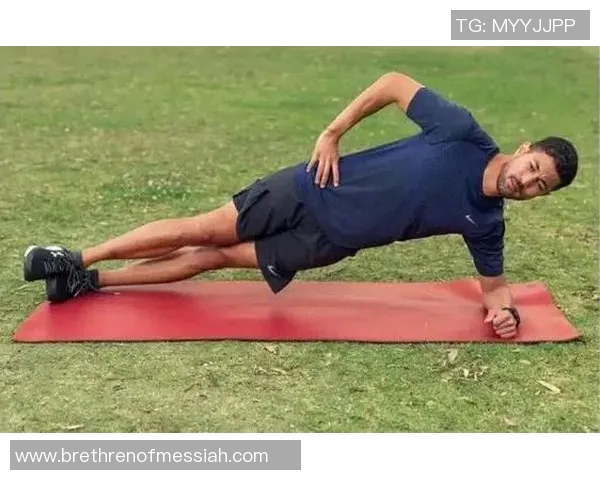 通过腹肌线条识别足球明星的趣味挑战与健身秘诀分享